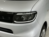 LEDヘッドライトは、点灯の瞬間から最大光量を発揮し、突然暗くなるトンネルなどでの安定感を高めます。