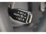 クルーズコントロール☆ アクセルペダルを踏まずに安定走行できるので、高速道路などでの長時間運転の負荷軽減に寄与します。 また、無駄なアクセルの踏み込みが抑えられ、エコドライブにも貢献します!