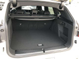 荷室の大きさは、日常使いはもちろんのこと、旅行や帰省などの荷物が多い移動であっても不便を感じることは少ないでしょう。