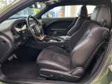 運転席はパワーシートの仕様です。