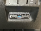 ハンドルの右下にETCがついています。高速道路の料金所の通過も楽々です!。 カードの取り出しもしやすい場所についています。