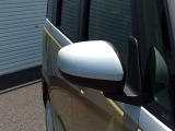 運転席ドアミラー周辺の写真です。