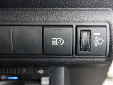 オートマチックハイビームとは、先行車や対向車のライトを認識し、ハイビームとロービームを自動で切り替える機能です。夜道の視界を確保します。詳細は販売店スタッフまでおたずねください。