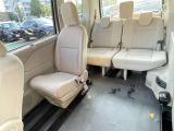 セカンドシート左側は車いすの方用のスペースになっています