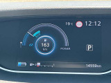 ☆視認性の良いメーターには、燃費情報など運転をサポートする様々な情報を表示します☆