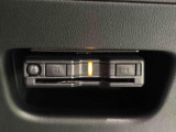ETCカードを挿入することで高速道路を利用する際の支払いがキャッシュレスになったり、ETCスマートインターチェンジが利用できたり、とても便利なアイテムです!保証は修理保証のみとなります。