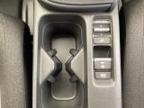 停車中にブレーキペダルを踏み続けなくてもブレーキ保持ができるオートマチックブレーキホールド機能もついております。