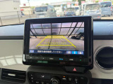 カーナビ付きです。カーナビの機能や保証につきましては、担当スタッフまでお尋ねください。