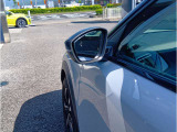 サイドミラーには後方のお車をおしらせ機能も!