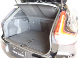 荷室は460Lの容量があり、リアシートを倒すことで1336Lまで拡大可能です ラゲッジはスクエアなスペースが確保されており、旅行でも乗車人数分の荷物を積み込むことができます
