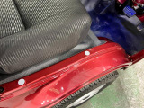 痛みの出やすい運転席シートの角、フロアマット、座面、ともに良好です