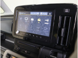 お出かけの強い味方☆フルセグナビ搭載! AV機能:AM/FMラジオ・TV・CD・DVD・Bluetooth・USB