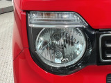 LEDヘッドライトは、点灯の瞬間から最大光量を発揮し、突然暗くなるトンネルなどでの安定感を高めます。