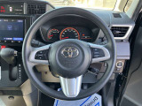 運転中でも簡単な操作ができるステアリングスイッチついてます♪