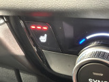 フロント両席にはシートヒーターが付いています!寒い日に便利な装備ですね。