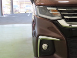 LEDヘッドライトは、点灯の瞬間から光量を発揮し、突然暗くなるトンネルなどでの安定感を高めます。