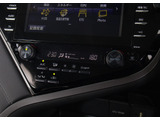 ★使いやすさや安全性を追求したステアリング周り!高級車ゆえにスイッチ類が多いのも特徴ですね!考え尽くされた配置ですぐに使いこなす事が出来ますのでご安心下さい!是非、体感してみて下さい!!