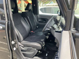 運転席・助手席です