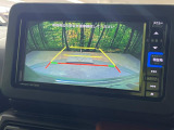 【バックカメラ】駐車時に後方がリアルタイム映像で確認できます。大型商業施設や立体駐車場での駐車時や、夜間のバック時に大活躍!運転スキルに関わらず、今や必須となった装備のひとつです!