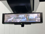 【インテリジェント ルームミラー】車両後方のカメラ映像をミラー面に映し出すので、車内の状況や、天候などに影響されずいつでもクリアな後方視界が得られます!