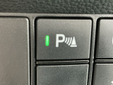 パーキングセンサーシステムは走行中に障害物が迫ると音と表示でお知らせ、低速走行時時の安心感を高めます