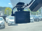 【ドライブレコーダー】映像・音声などの運転中の記録を残します。事故などを起こした起こされた時の証拠になりえますので、もしも時でも安心ですね。