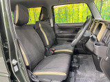 運転席シート廻りは使用感も少なく、良好な状態となっています。前オーナー様が丁寧に使っていたことがよくわかりますね。