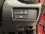 各種機能の切替スイッチは運転席パネル下に集約されています。任意で切り替え可能なため状況に合わせてお使いください。