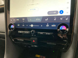 デュアルエアコンとは、運転席と助手席で、個別に温度設定ができる機能です。気温の感じ方は、人それぞれ違うもの。乗る人に優しい機能ですね。