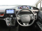 インパネはシンプルなデザイン。運転もしやすそう♪