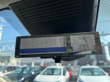 車両後方を映し出します・スマートルームミラー装備です。