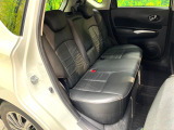 コンパクトカーですが、セカンドシートは十分な広さがあり快適にお乗りいただけます♪シートを倒して大きな荷物を積んだりと、用途の幅が広い1台です。