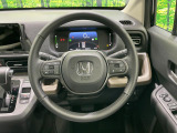 【純正革巻きステアリング】上質な革を使用することで、手にしっかり馴染みとても運転しやすいハンドルです♪