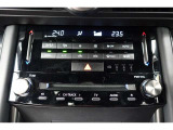 ★運転席と助手席でそれぞれお好みに合わせて温度設定が行えるフルオートエアコンです。外気温や室温、日射量を感知し、吹き出し温度、風量を緻密に制御します