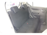 ■車内クリーニング■専門スタッフが見えないところまで徹底洗浄!車内のニオイもリフレッシュ!目に見えないところまで美しくがモットーです。だから、当店の中古車は内装にも自信があります!
