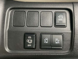 運転席スイッチ部 人気装備の両側オートスライドドア付きで、とっても便利です!!
