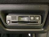 ハンドルの右下にETCがついています。高速道路の料金所の通過も楽々です!。 カードの取り出しもしやすい場所についています。
