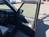 運転席のドア内部でございます。