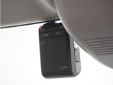 ◆ドライブレコーダー◆映像・音声などを記録する自動車用の装置です。 もしもの事故の際の記録はもちろん、旅行の際の思い出としてドライブの映像を楽しむことができます。