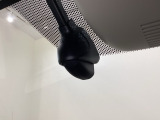 ドライブレコーダーが前方の監視をしてくれます。衝突や急ブレーキなどを感知した場合に、記録された動画が万が一の際に直前の状況を把握する手助けとなります。