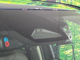 【トヨタセーフティセンス】走行中に前方の車両等を認識し、衝突しそうな時は警報とブレーキで衝突回避と被害軽減をアシスト。より安全にドライブをお楽しみいただけます。
