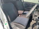 長時間の運転でも疲れにくいシートです。