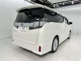 広々とした車内空間に優れた燃費性能。