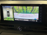 【パノラミックビューモニター】専用のカメラにより、上から見下ろしたような視点で360度クルマの周囲を確認することができます☆死角部分も確認しやすく、狭い場所での切り返しや駐車もスムーズに行えます。