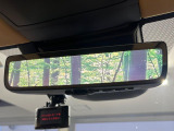 【デジタルインナーミラー】後席の大きな荷物や同乗者で後方が確認しづらい時でも安心!カメラが撮影した車両後方の映像をルームミラー内に表示。クリアな視界で状況の確認が可能です!