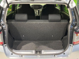 積み下ろしのしやすいデッキにはたっぷりと荷物を積み込んでいただけます。遊びから仕事まで、様々なシーンで頼れます♪