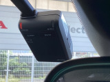 ドライブレコーダーを装備しており、走行中の映像をしっかり記録します。万が一の際の状況確認に役立つ安心装備です。