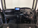 【前方視界】開放的な前方視界!運転がしやすく疲れにくいです♪窓が大きく、見通しがとっても良いおクルマですよ♪