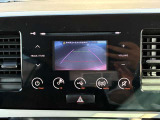 バックカメラも付いて車庫入れも安心です。