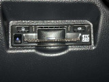 【ETC2.0装着車】カーナビと連携させることで全国の「ITSスポット」と双方向通信し渋滞を回避するルートを案内します。情報配信を受けるたびに最速のルートを再検索。料金所もストレスなく通過できます。